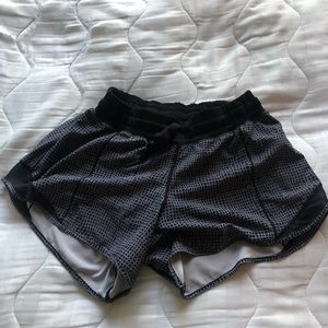 Lululemon Hottie Hot shorts
